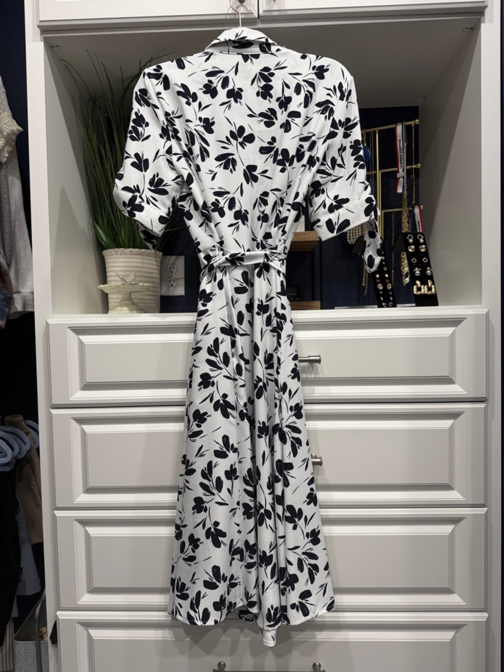 Calvin Klein White Midi Shirt Dress w/DARK NAVY BLUE Floral Print with Pockets - Picture 11 of 16